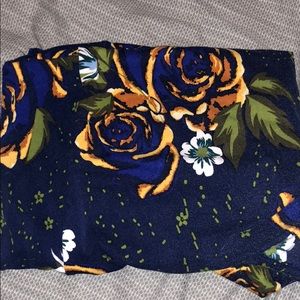 Lularoe Beauty and the Beast Roses leggings